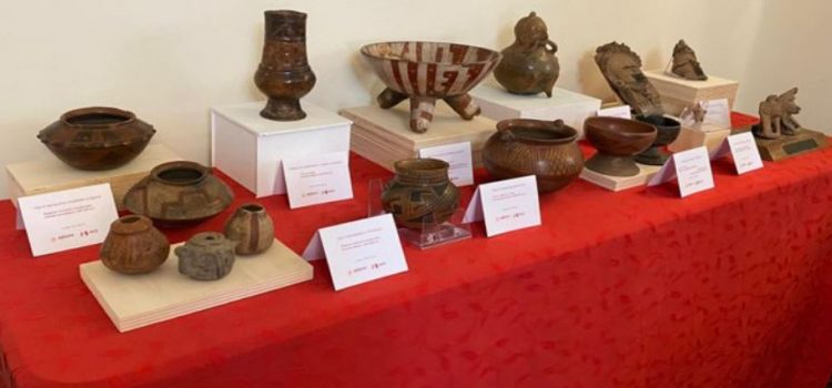 Marcelo Ebrard presume recuperación de piezas arqueológicas