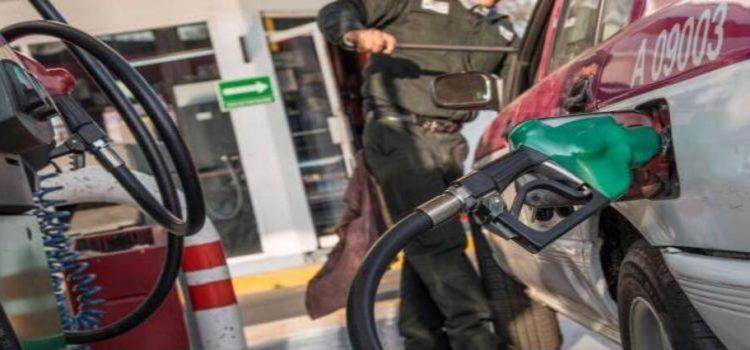 Mujer resulta lesionada durante un robo en gasolinera en Tepic