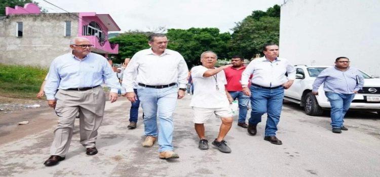 Supervisa Navarro Quintero avances de obras en la colonia La Peñita