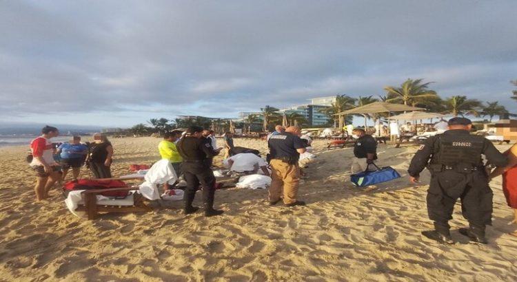 Rescatan a 8 personas de ahogarse en playa Nuevo Nayarit