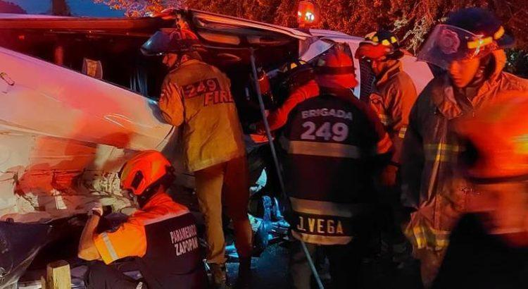 Tres lesionados deja volcadura de auto en Tepic