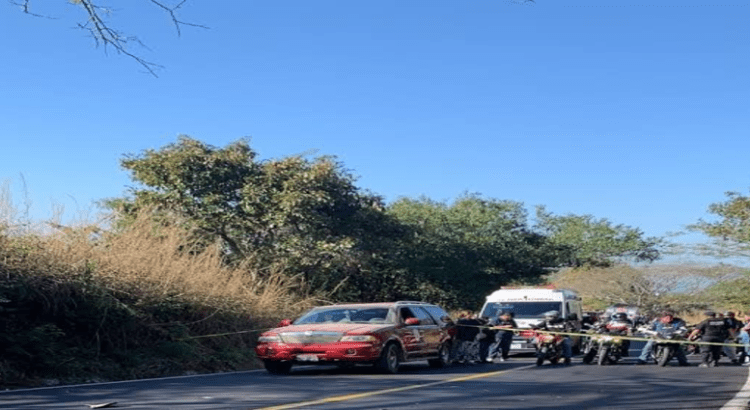 Localizan a hombre sin vida a un costado de la carretera Tepic – Vallarta