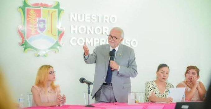 Navarro reitera el respaldo a comunicadoras nayaritas