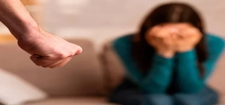 Hospitalizan dos personas al día por violencia familiar