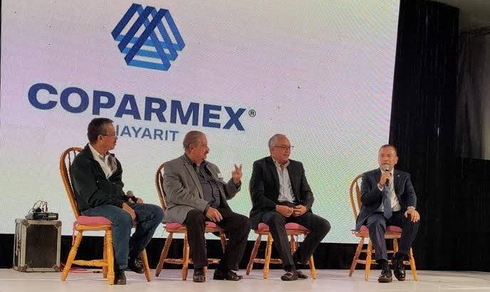 Coparmex Nayarit impulsa la educación como clave del éxito, asegura el presidente Enrique Echevarría