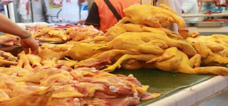 Baja el precio del pollo en mercados de Tepic