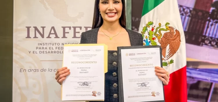 Gobierno de Tepic recibe reconocimientos