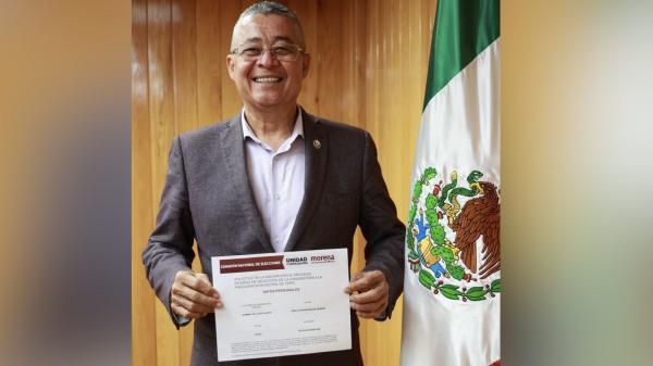 Luis Enrique Miramontes se registra como precandidato a alcalde de Tepic