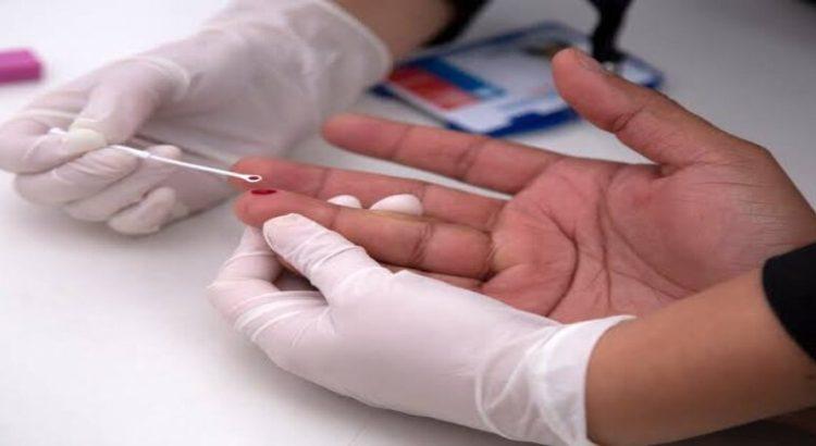 Denuncian a empresas por exhibir pruebas de VIH