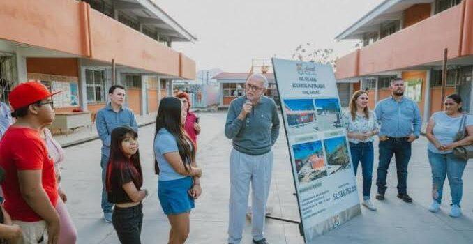 Gobernador Navarro visitó escuelas de Tepic para supervisar y entregar obras