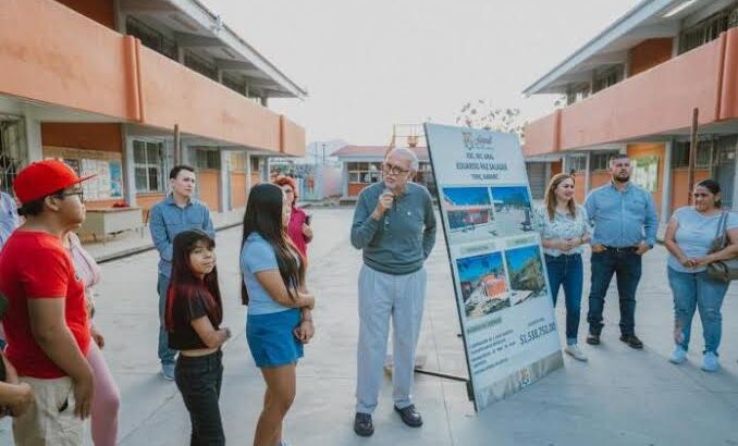 Gobernador Navarro visitó escuelas de Tepic para supervisar y entregar obras
