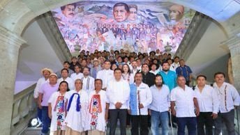 Artesanos de Oaxaca avanzan en la protección de sus huaraches tras el conflicto con Adidas y Willy Chavarría