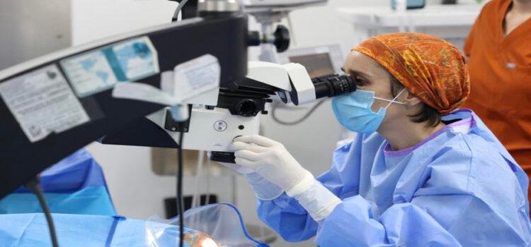 Devuelve la vista el IMSS a 112 personas con cataratas