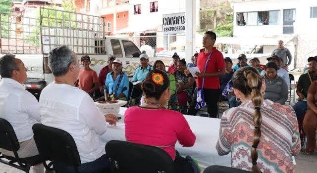Adelantan becas del Bienestar por lluvias en Nayarit