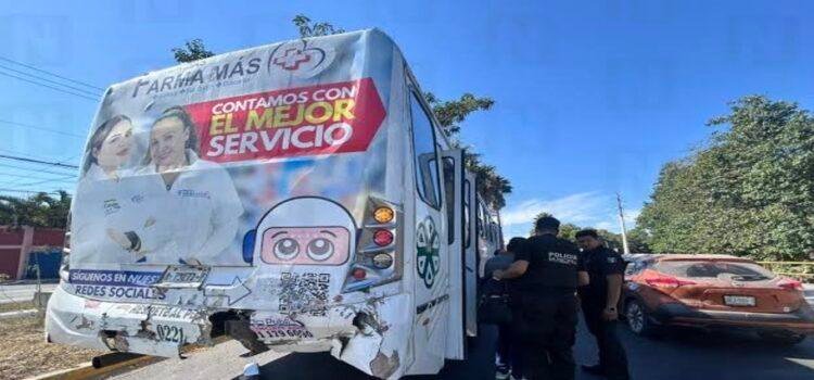 Falla en frenos provoca choque entre camiones y deja seis lesionados en Tepic