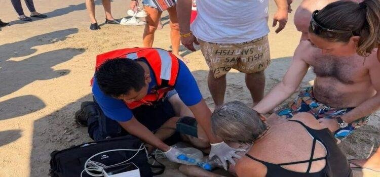 Alemán fallece luego de ser rescatado del mar en Guayabitos