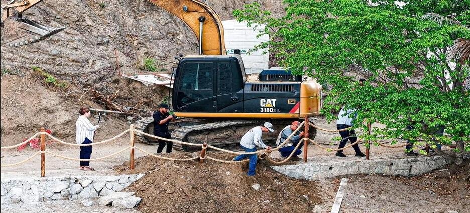 Ciudadanos se movilizan contra construcción de muro en playa de Nayarit