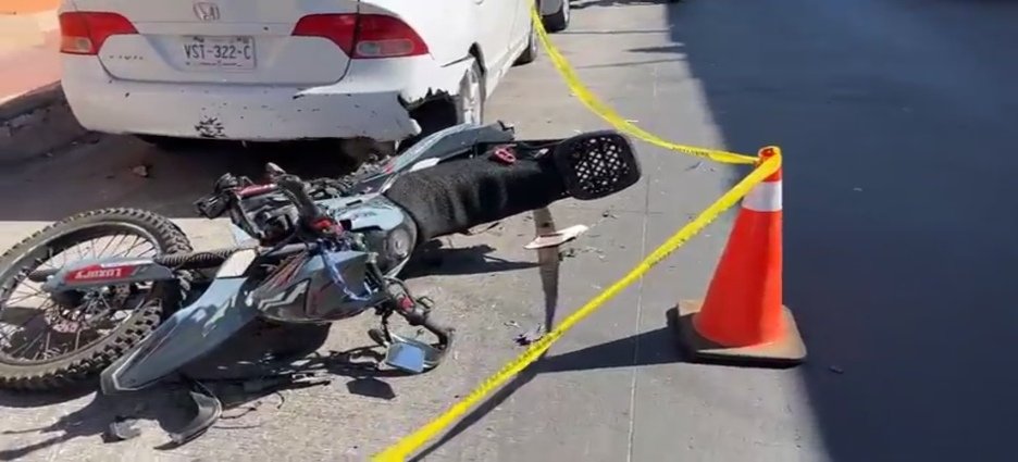 Conductor se da a la fuga tras arrollar a motociclista menor en Tepic