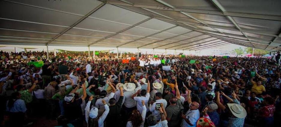 Miles de nayaritas se congregan en Tepic para escuchar mensaje presidencial